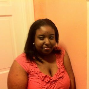 Meet your Posher, Monique